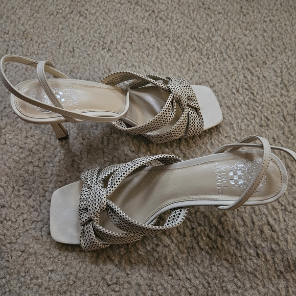 Sandals 👡 - Picture 2 of 5